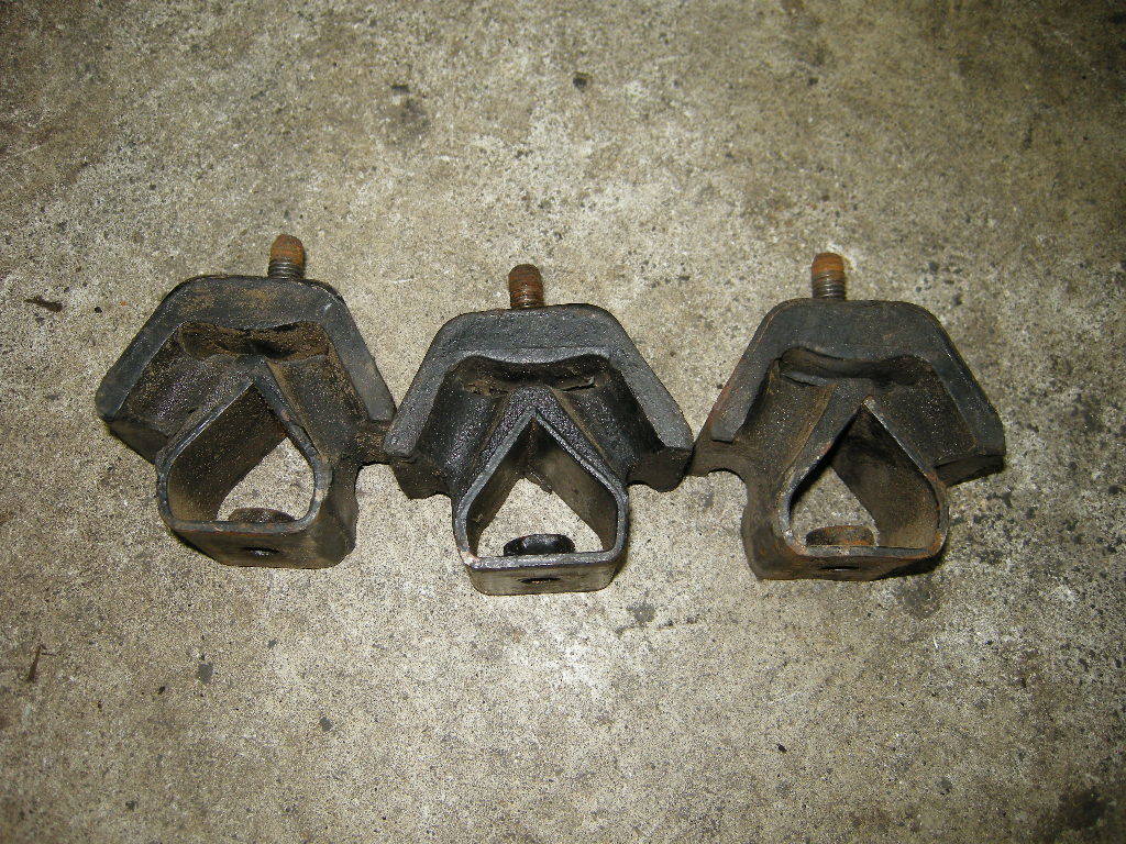 レイトバス エンジンマウント 中古3個セット 空冷VW Type-2 アーリー レイト Late Bus 68～71年 ワーゲン バス　