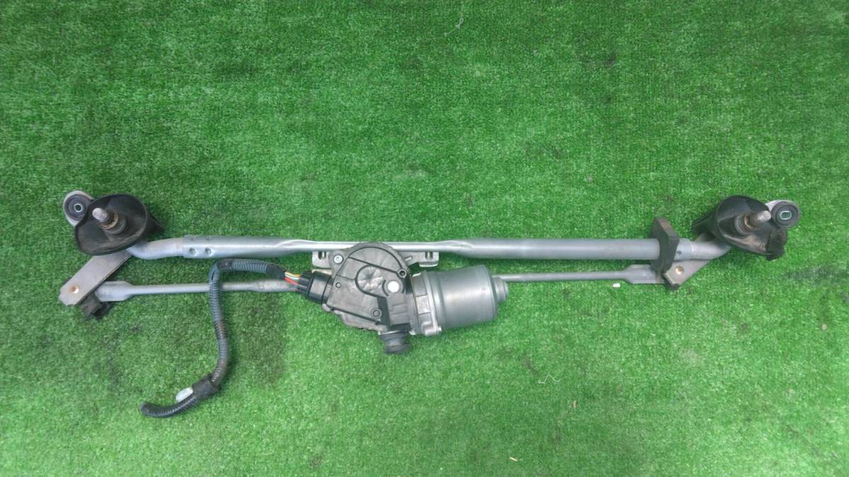 トヨタ GDH206V ハイエース　フロントワイパーモーター トヨタ ハイエースバン LDF-KDH206V フロント ワイパーモーター