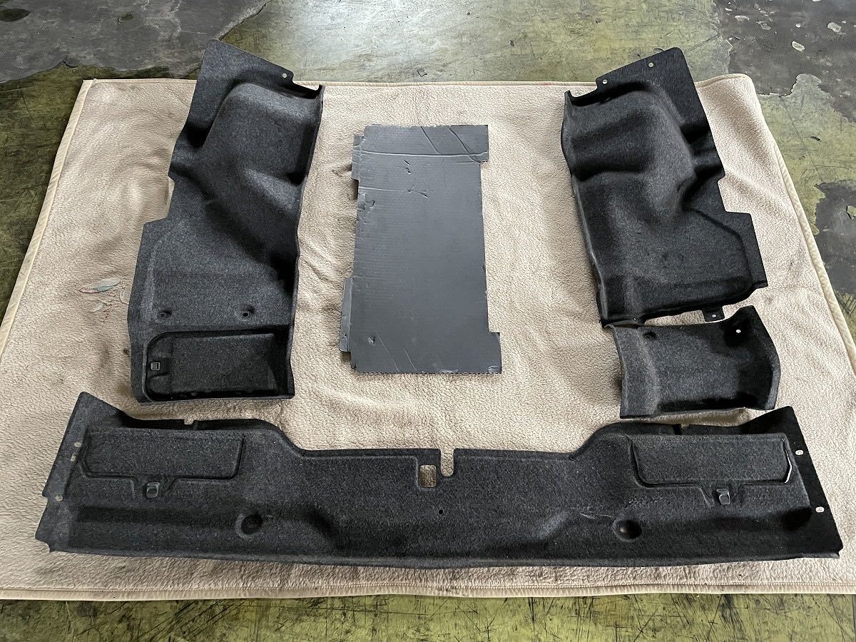 人気SALE，高品質 BNR32 R32 スカイライン 2ドア 純正 トランクトリム 内装品 5点 電球交換窓付きタイプ(日産用)｜売買されたオークション情報、yahooの商品情報をアーカイブ公開 - オークファン 日産用