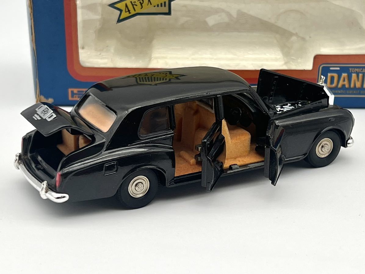 トミカダンディ】No.F06 ロールスロイス ファンタムⅥ (黒) 1/43 日本 