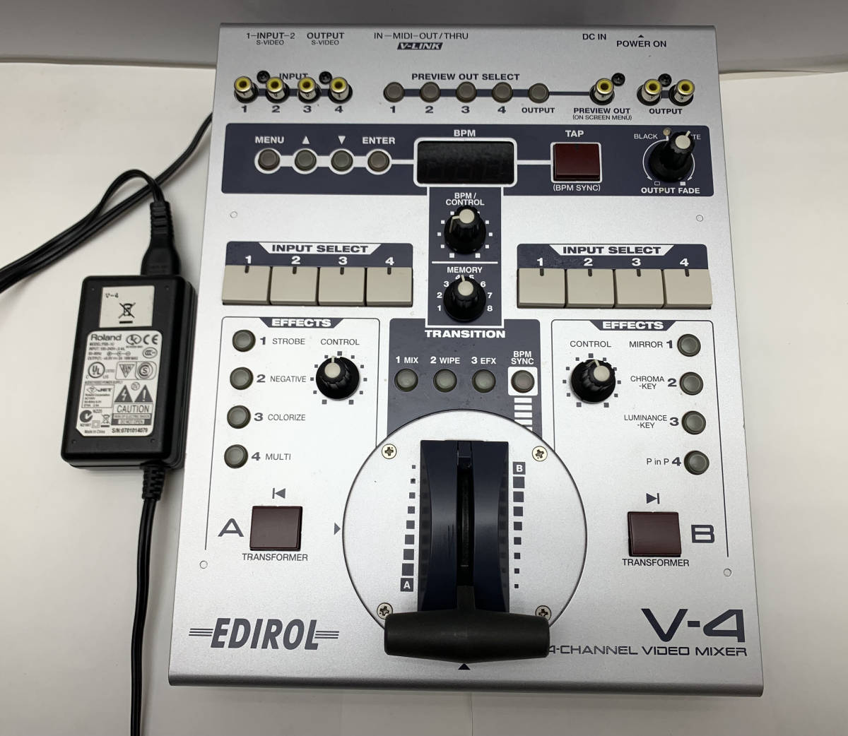 327 Roland EDIROL V-4 ビデオミキサー Roland EDIROL V-4 4チャンネル