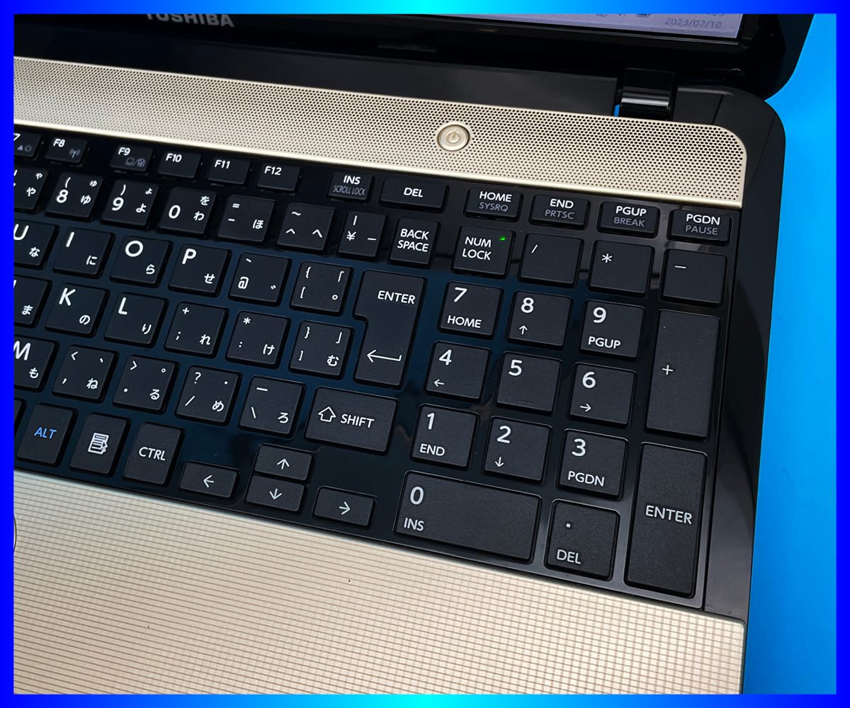 東芝 Windows11 Corei7 薄型ノートパソコン ブルーレイ ゴールド
