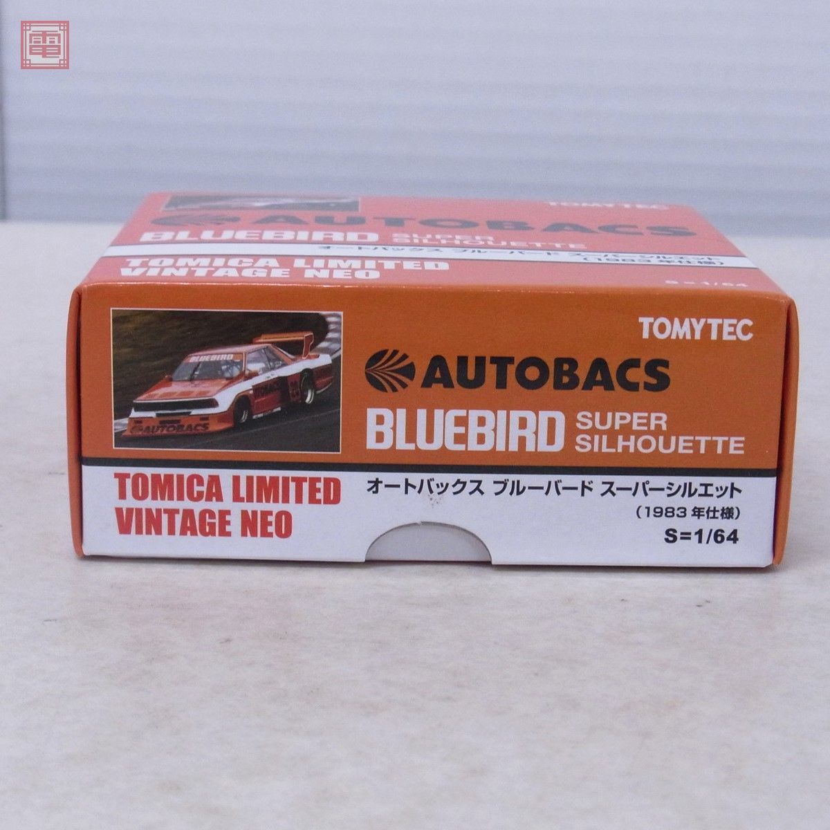 トミカ リミテッドヴィンテージネオ オートバックス ブルーバード 