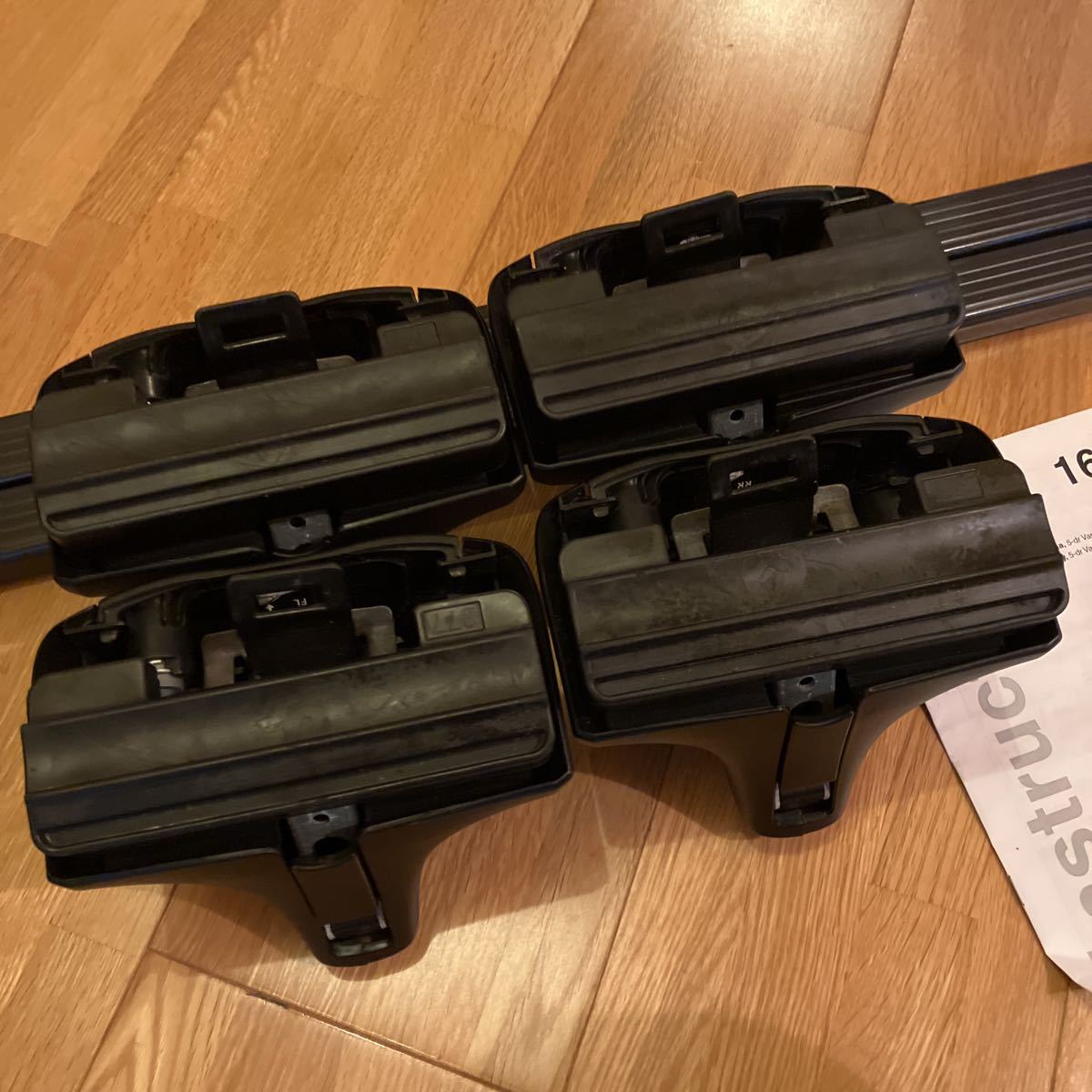 THULE ニッサン セレナ C26 キャリアベースセット (フット754+スクエア 