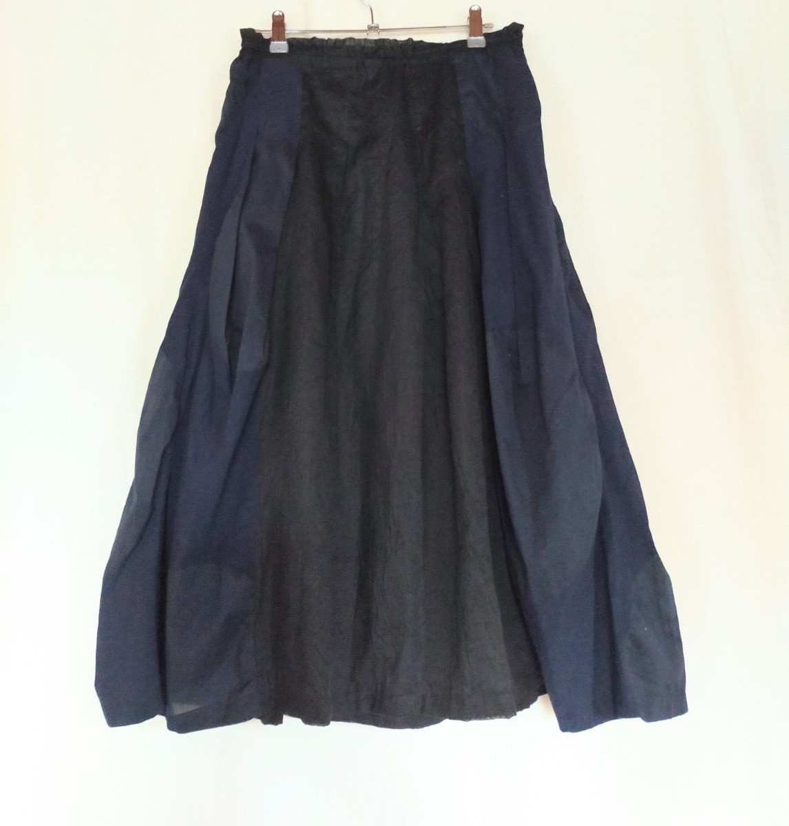 io comme ioイオコムイオ/センソユニコ/コットン&リネン*スカート*黒&ネイビー*ウエスト総ゴム*ドット*コクーン*手洗い可