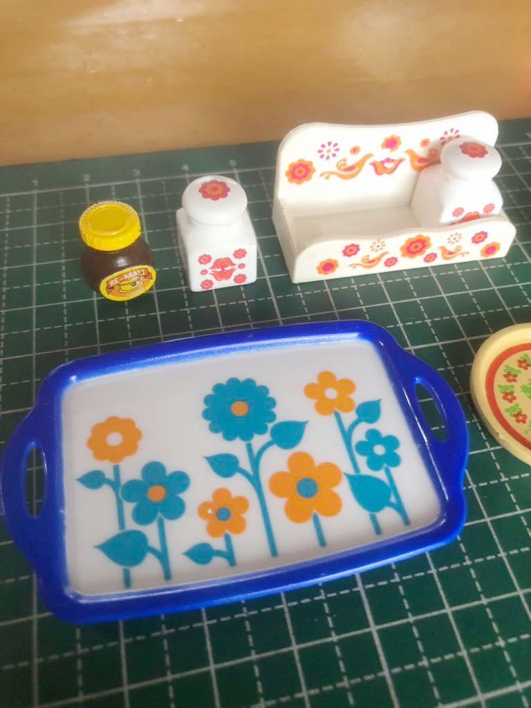 リーメントぷちかわキッチン 3.アンティークショップで見つけた」