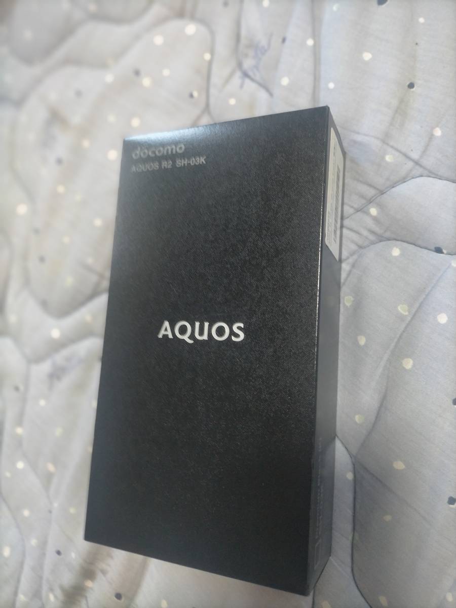 シャープ ドコモAQUOS R2 SH-03K　シムフリー　美品