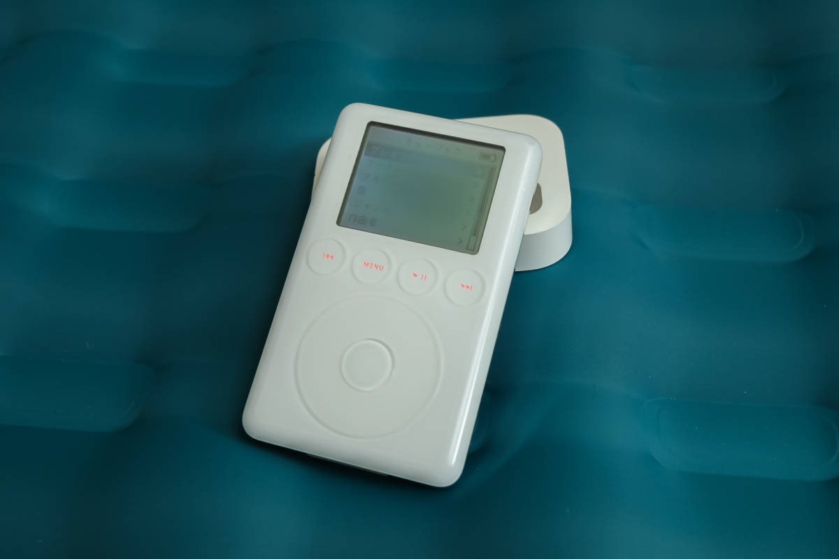 Apple 第3世代 iPod 20GB 充電器・FireWireケーブル・ドック付き(iPod