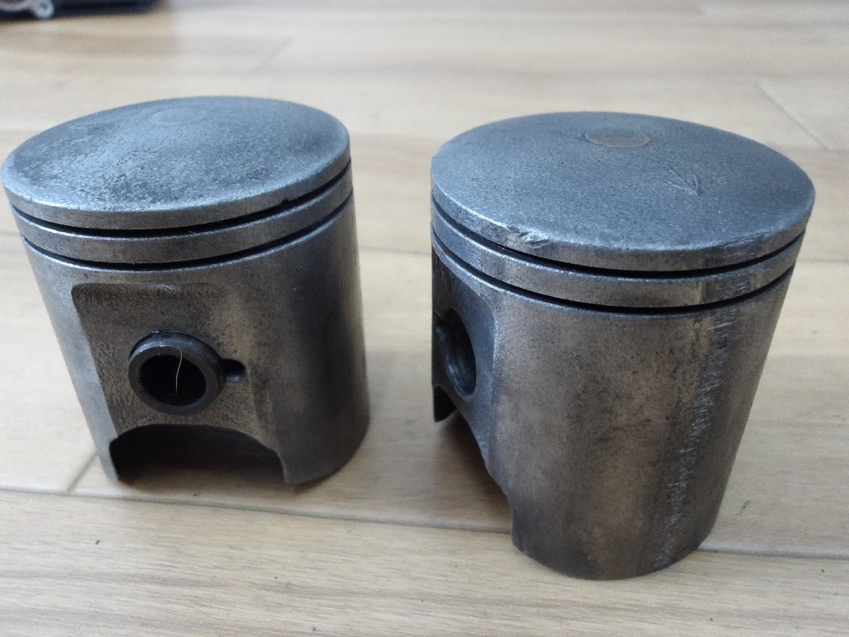 スズキ　RG250ガンマ(GJ21B)中古ピストン　使用可能です。