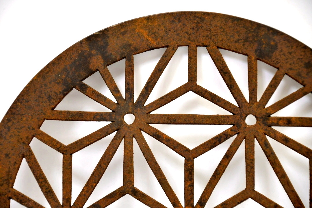 和骨董 重厚な1.5L南部あられ鉄瓶 鉄器 古物 骨董 茶道具 茶釜 菊⁄蓮