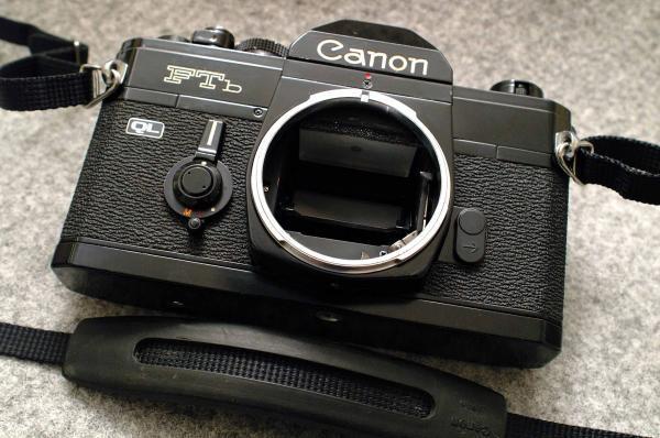 綺麗）Canon キャノン 昔の高級一眼レフカメラ FTb（黒）ボディ