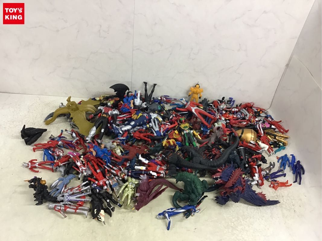 【人気，限定SALE】 1円〜 同梱不可 ジャンク ゴジラ 仮面ライダーオーズ フォーゼ ウルトラマンタロウ他 ソフビ等(おもちゃ、ゲーム)｜売買されたオークション情報、yahooの商品情報をアーカイブ公開 - オーク その他
