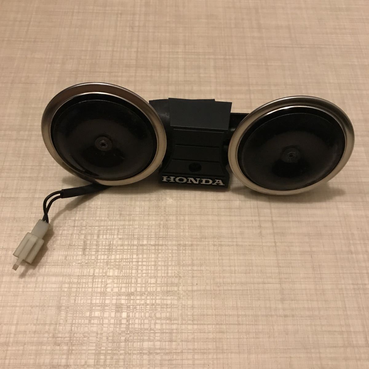 当時物 ホンダ純正 CB450N CB250N/400N CB250T/CB400T ダブルホーン フロントエンブレム ステー ホーク3 ミツバホーン CBX400 CB750F RC04