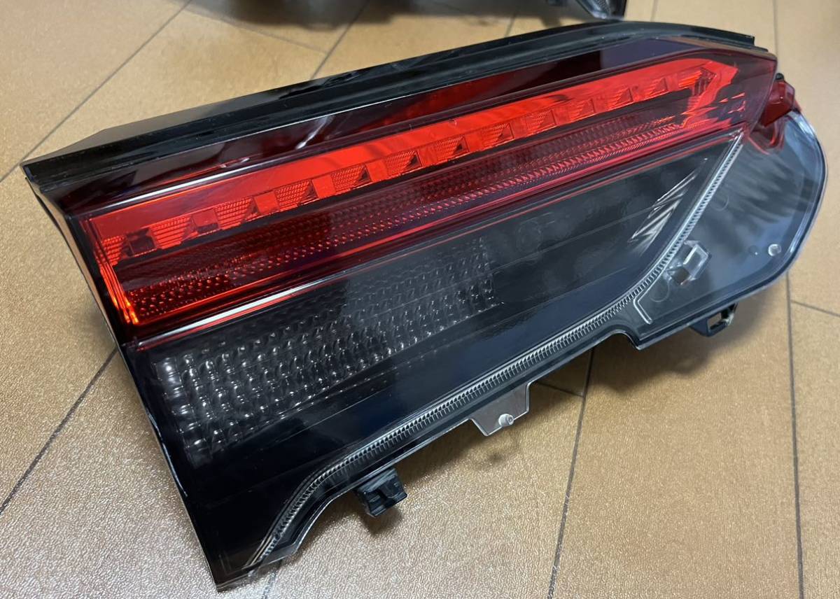 RAV4 テールランプ トヨタ純正 寒冷地仕様 RAV4 トヨタ 50系 ダーク