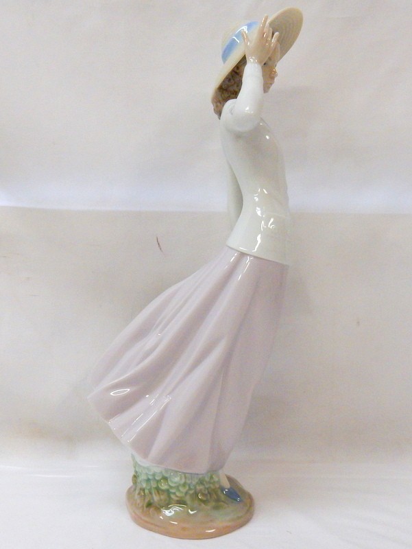 1000円スタート フィギュリン LLADRO リヤドロ #5682 春のそよ風 女性