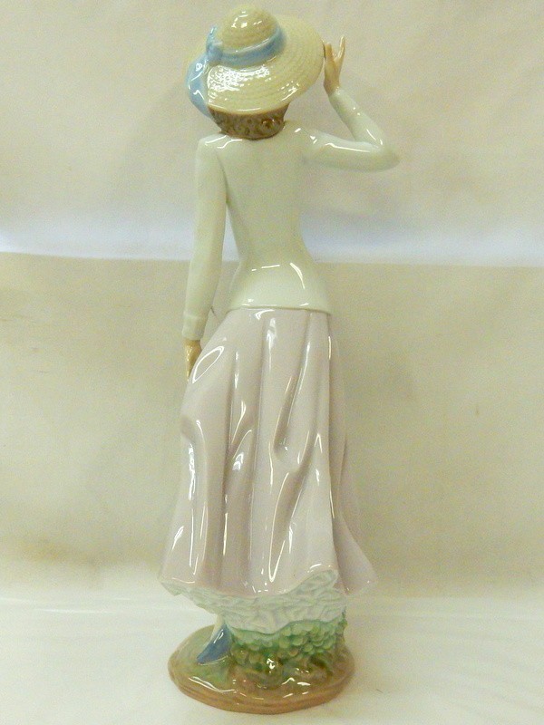 1000円スタート フィギュリン LLADRO リヤドロ #5682 春のそよ風 女性