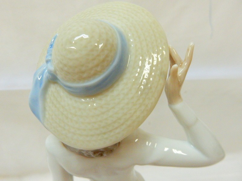 1000円スタート フィギュリン LLADRO リヤドロ #5682 春のそよ風 女性