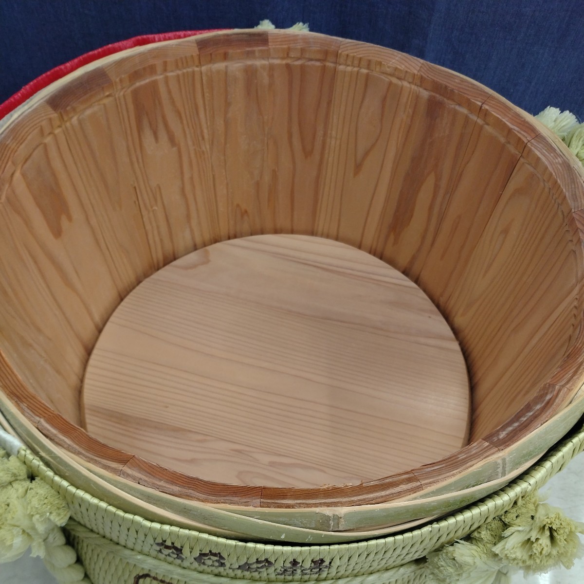 中古】酒樽 二斗樽 空36L(上げ底一斗18L) 蓋無し 吉野杉(菰樽 木樽 