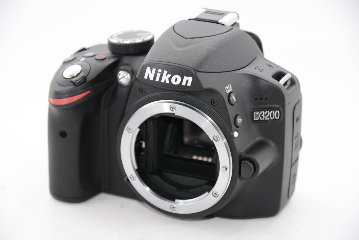 D3200 Nikon ダブルズームキット カメラ、光学機器 デジタル一眼レフ