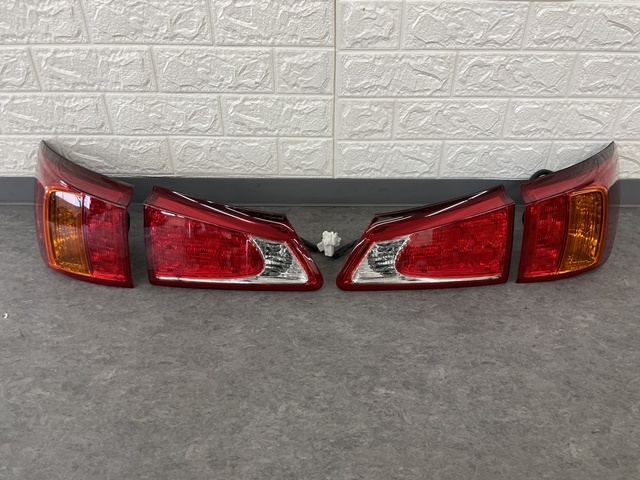 GSE20 LEXUS レクサス IS250（中期型）テールランプ一式 LEXUS レクサス GSE20 GSE21 IS250 IS350 中期 純正 テールランプ 一式