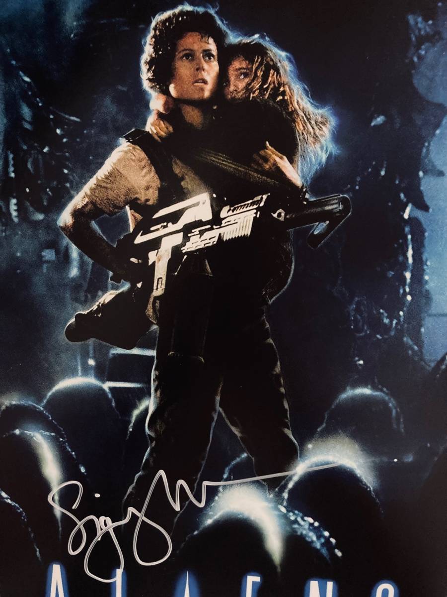シガニー・ウィーバー 直筆サイン入り写真 ホログラムシール付 保証書 エイリアン ゴーストバスターズ アバター 
