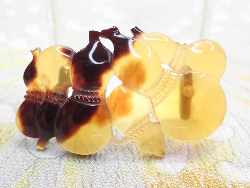B605 帯留め 鼈甲製 べっ甲 彫刻 連瓢箪 ひょうたん 和装小物/着物 