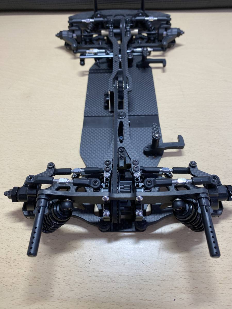 ヨコモ BD11シャーシ + パーツ各種 (メカ類不含) - マスタースピード