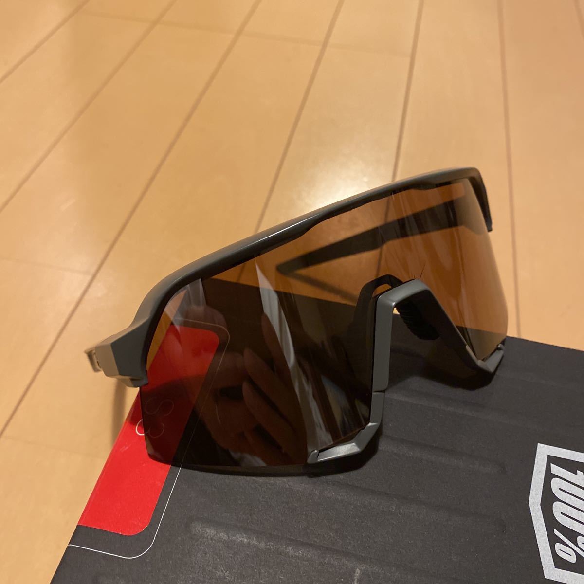 100% ワンハンドレッド サングラスS3 Black Gold Mirror