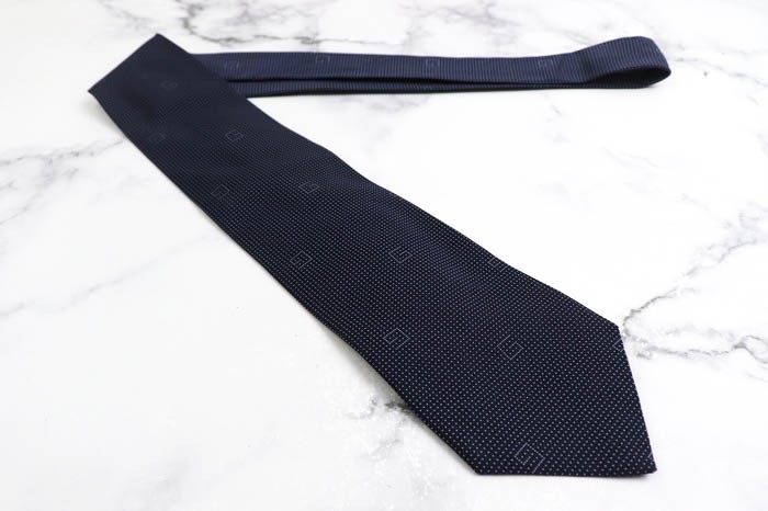 グッチ シルク ドット柄 G柄 クレスト紋章 高級 イタリア製 ブランド