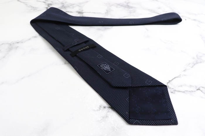 美品✨GUCCI グッチ ブランド ネクタイ Gロゴ ドット柄 クレスト紋章 グッチ シルク ドット柄 G柄 クレスト紋章 高級 イタリア製 ブランド