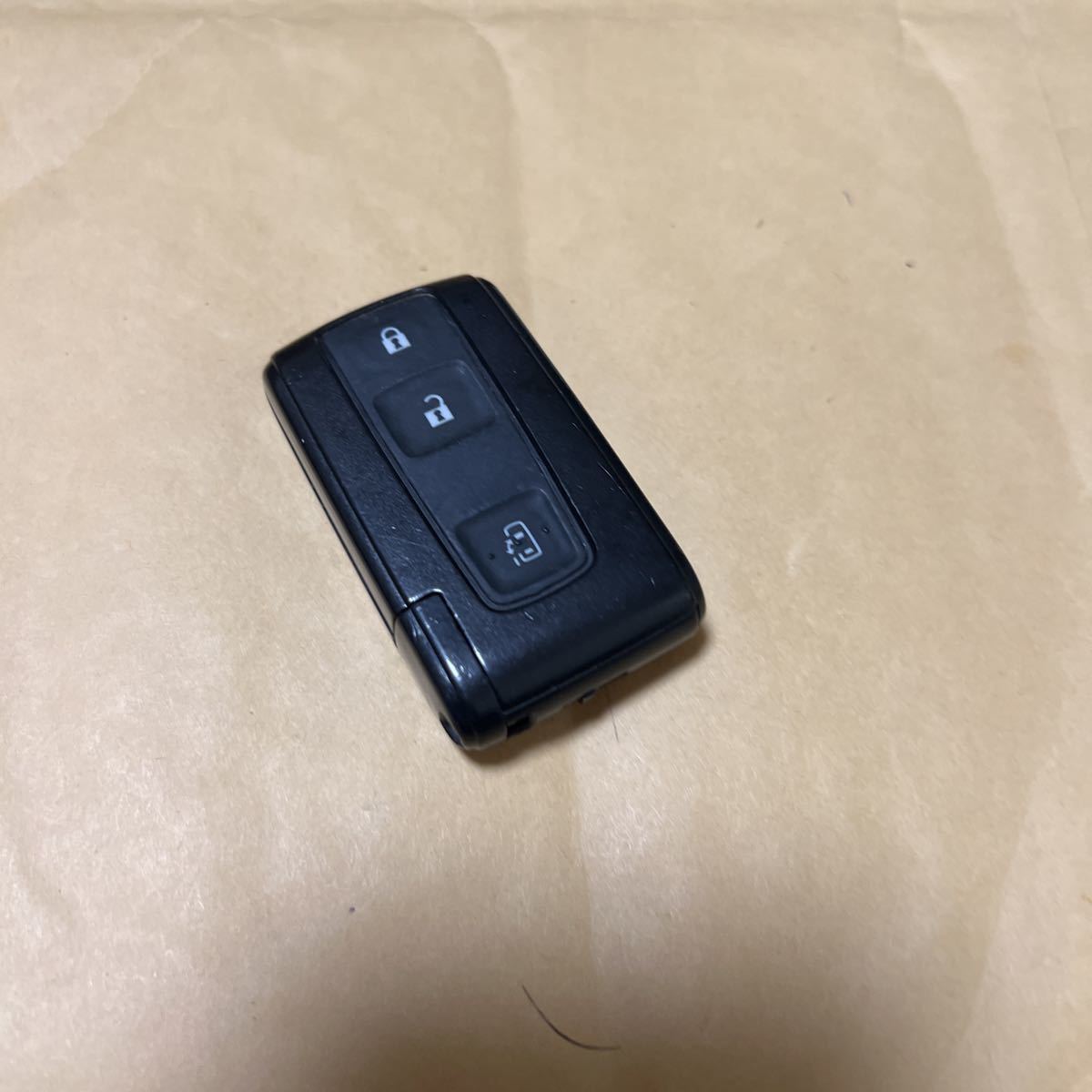 送料無料☆ダイハツ 純正 キーレス スマートキー L375S L385S タントカスタム パワースライド 片側スライド 3ボタン LO429 C基盤　12