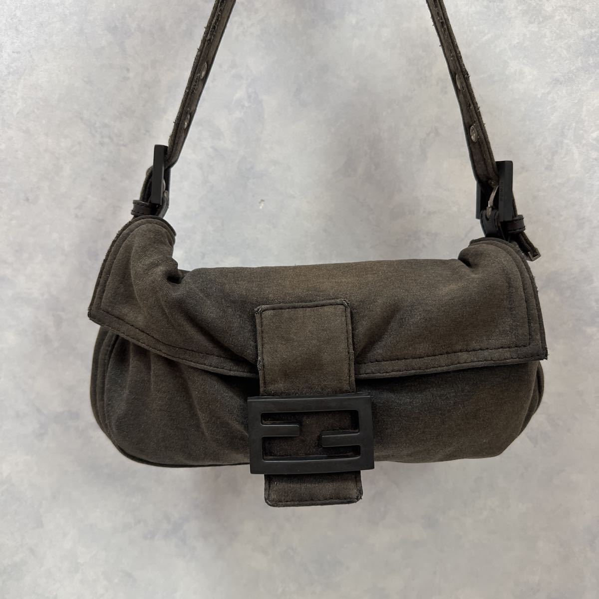 日本正規 FENDI フェンディ マンマバケット スエード黒 ショルダーバッグ