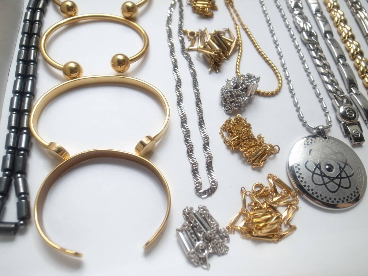 アクセサリー まとめ売り ブローチ ネックレス バングル アクセサリーセット 大量 まとめて バングル ネックレス ブレスレット