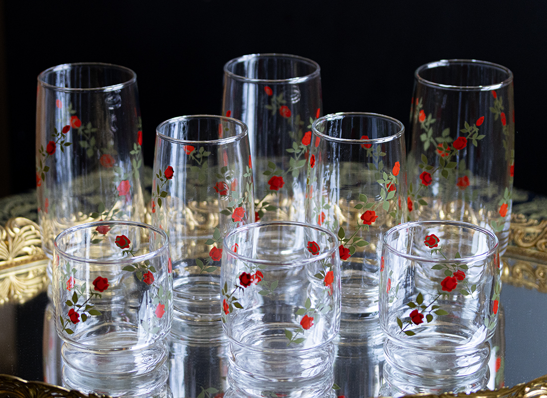 送料無料，格安 1970年代 アンカーホッキング ローズ 薔薇 タンブラー ジュースグラス 8個セット ビンテージ アメリカ 酒 まとめ売り(工芸ガラス)｜売買されたオークション情報、yahooの商品情報をアーカイブ 工芸ガラス