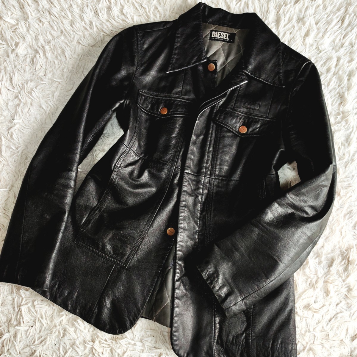 DIESEL ⑤【お洒落な大人の艶コーデ】ディーゼル レザージャケット ブルゾン アウター ブラック シルバーロゴ金具 フェイクレザー ロゴ金具