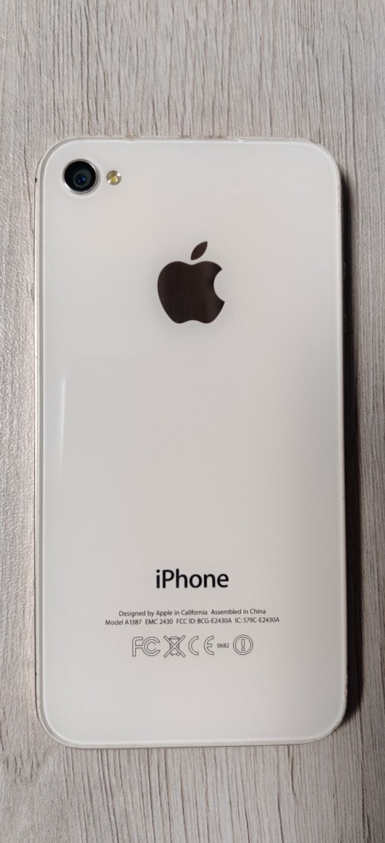 【極美品】Apple iPhone4S 64GB ホワイト ソフトバンク版 Apple iPhone4s 64GB softbank ホワイトMD261J/A(iPhone)｜売買された