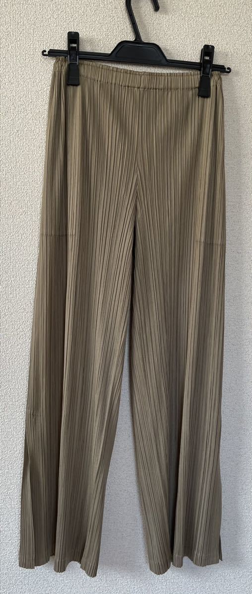 プリーツプリーズ イッセイミヤケ ISSEY MIYAKE パンツ　サイズ１