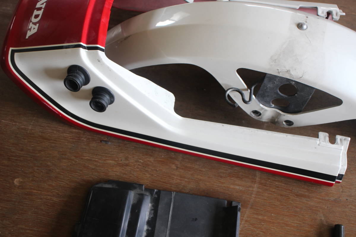 CBX550F CBX400F 純正 テールカウル 純正テールカウル CBX400F ホンダ