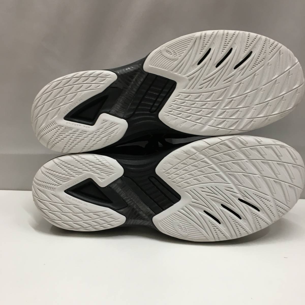 ●古3768　asics　アシックス　バレーボール　V-SWIFT FF 3　1053A042-100　US11.5　29.0㎝　箱あり