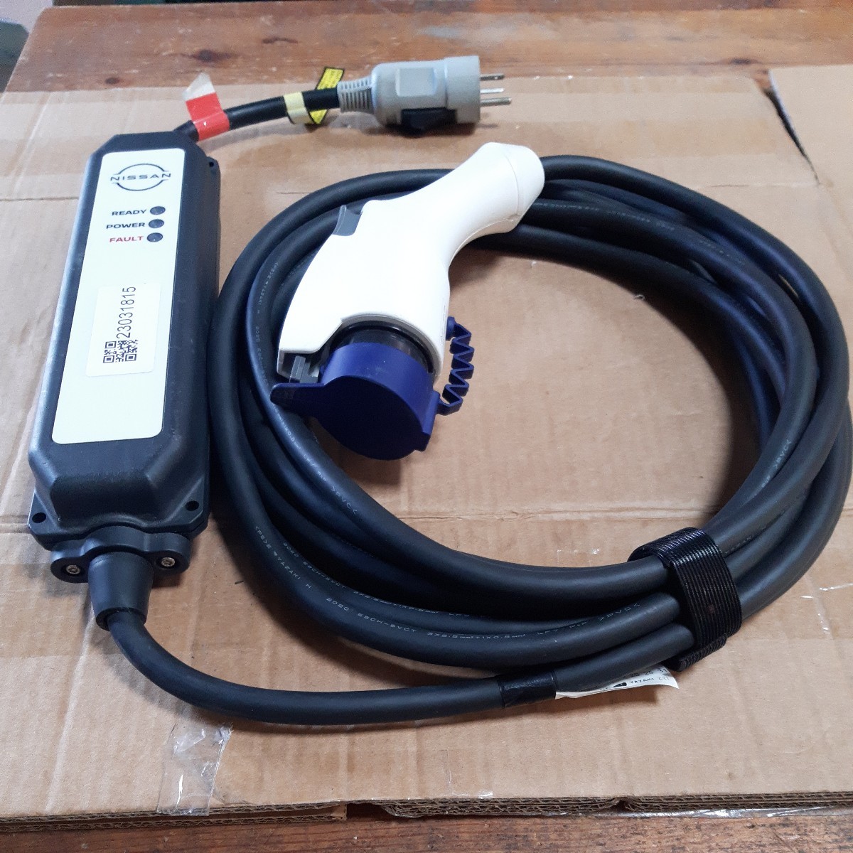 日産リーフ充電コード充電ケーブルAC200V 15A CE-JN26EDBD