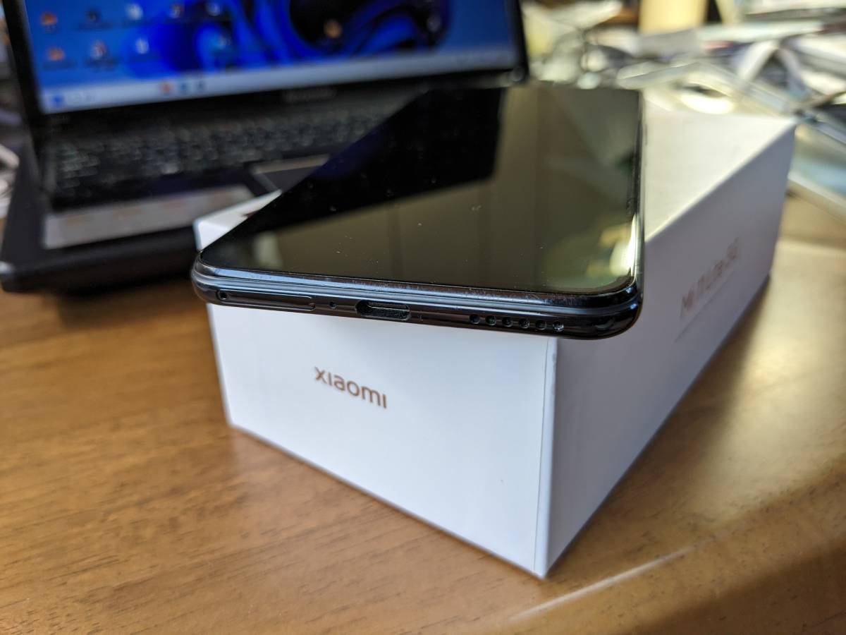 ☆ Xiaomi Mi 11 Lite 5Gトリュフブラック 中古美品 箱付き、付属品 