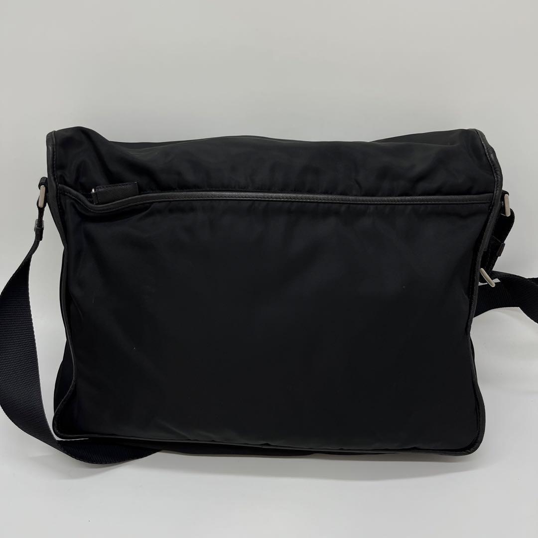 PRADA プラダ メッセンジャーバッグ ショルダーバッグ 斜め掛け PRADA プラダ メッセンジャーバッグ ショルダーバッグ 斜め掛け