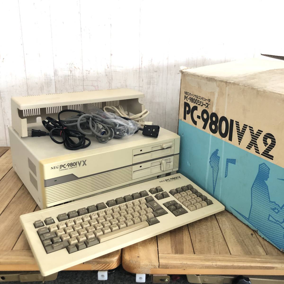 ▽【通電OK】NEC PC-9801VX パーソナルコンピュータ キーボード/箱