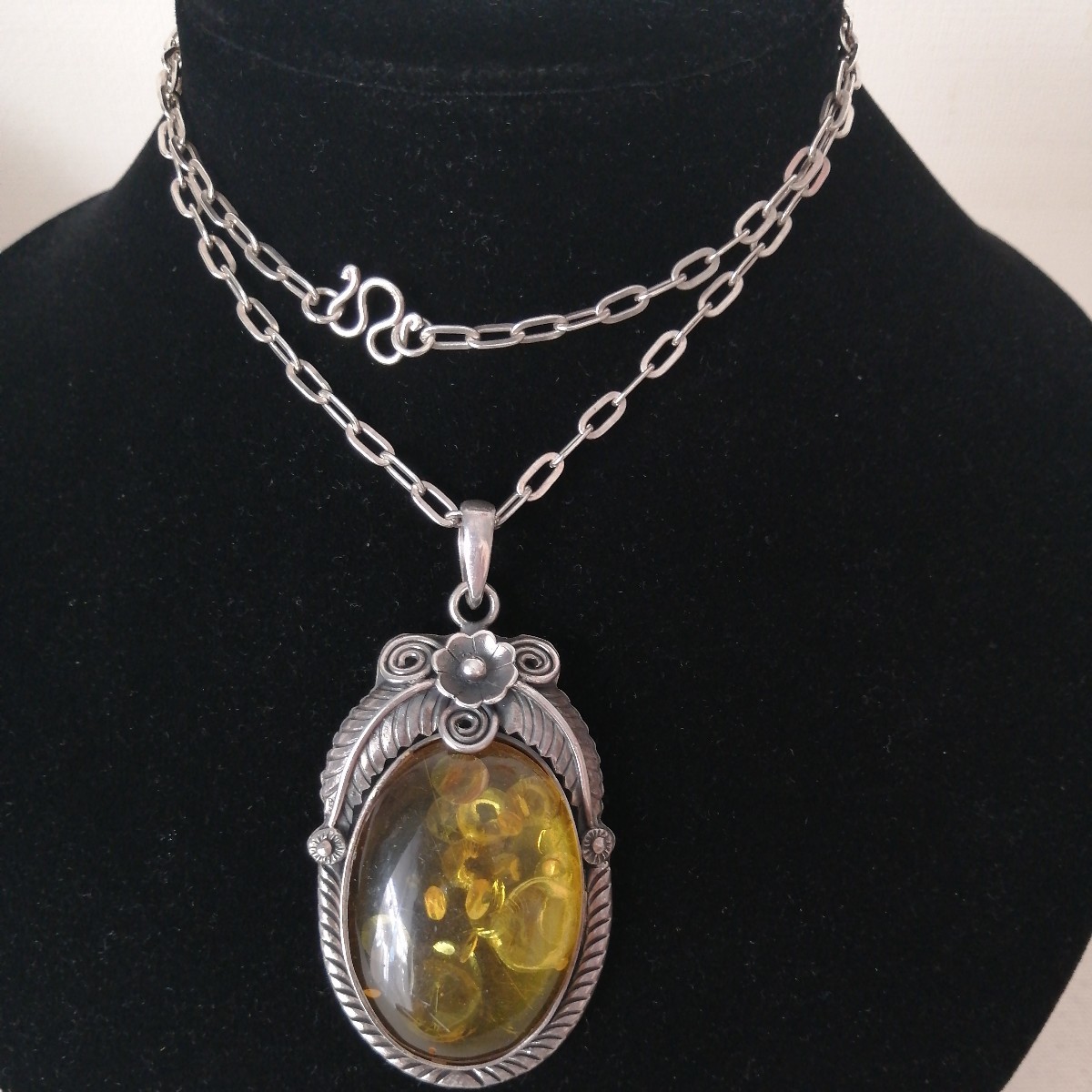 925 琥珀　ネックレスペンダント　セット　SILVER シルバー　彫刻コーラ /帯留め /和装小物/宝石/ジュエリー/翡翠
