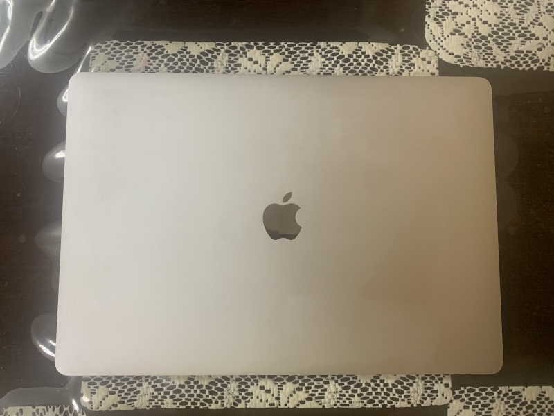 極美品MacBook Pro 2019 15インチ corei7 レア 極美品 Apple