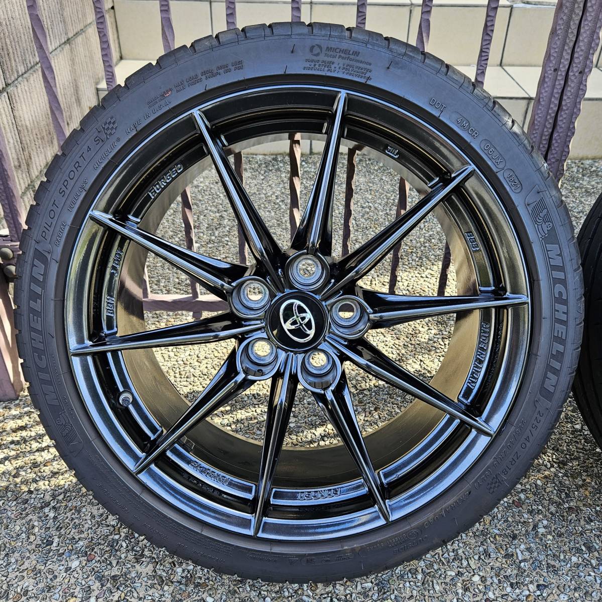 【美品】GRヤリス RZハイパフォーマンス 純正鍛造ホイール&タイヤ 18inch 8J PCD:114.3 5穴 ミシュラン 225/40R18_5