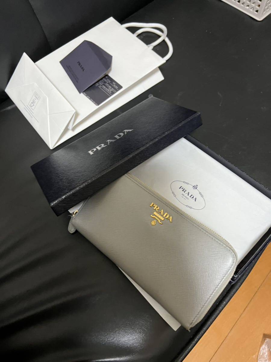 プラダ長財布 Prada ラウンドファスナー サフィアーノ レザー 美品