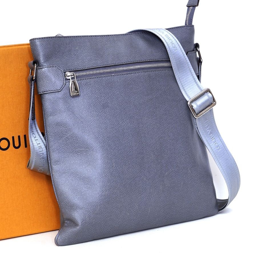 【極美品】 ルイヴィトン Louis Vuitton タイガ サシャ グラシエ グレー ショルダーバッグ メンズ メッセンジャー 約20万 E0638