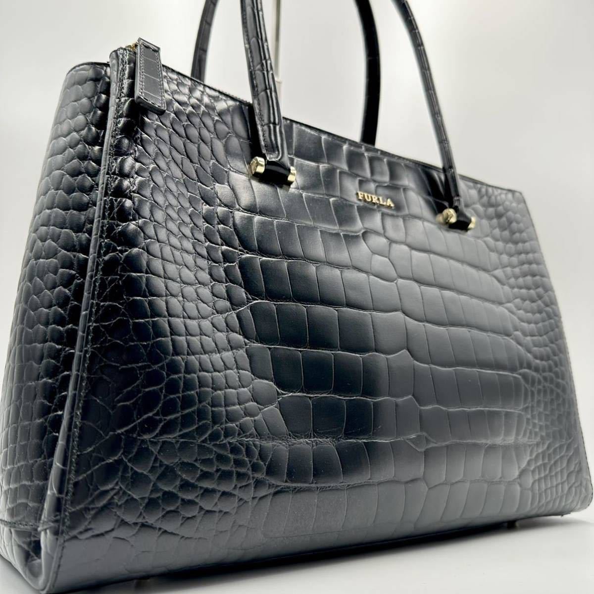 PRADA オールレザー ブラック ショルダーバッグ 認証カード付 型押し 