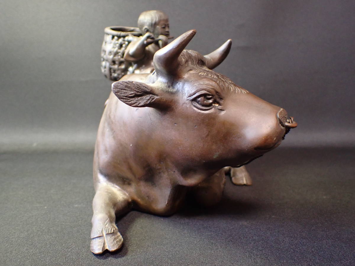 銅製 秀山 【近】大正期 秀山 造 銅製「座牛乗 笛吹童子」置物 33cm 4819g
